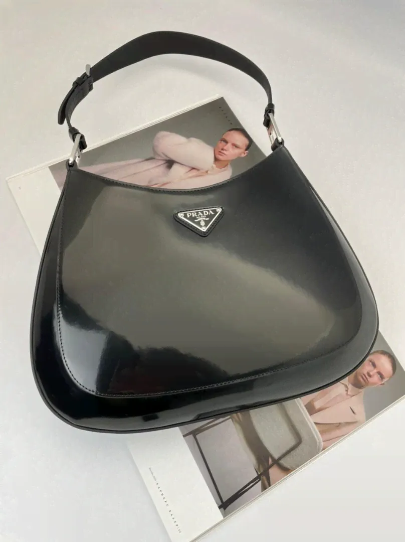 Женская сумка Prada Cleo кожаная черная-0