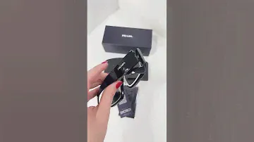 Óculos De Sol Preto Prada 0pr 06ys 09q5s053