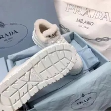 Женские зимние белые кроссовки кеды Prada с мехом
