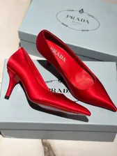 Туфли лодочки Prada красные