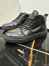 Мужские зимние кроссовки Prada 2022 кожаные черные с красным логотипом